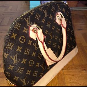 Louis Vuitton Handbag *not authentic*